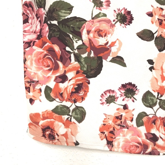 Pencil Skirt - Picture 2 of 3